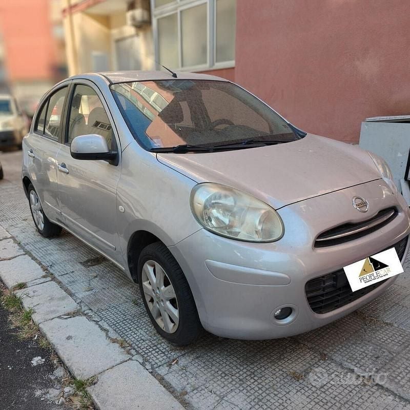 Grigio Usata 2012 Nissan Micra Due volumi | 3950 € (Ottimo prezzo) - Immagine 1/4