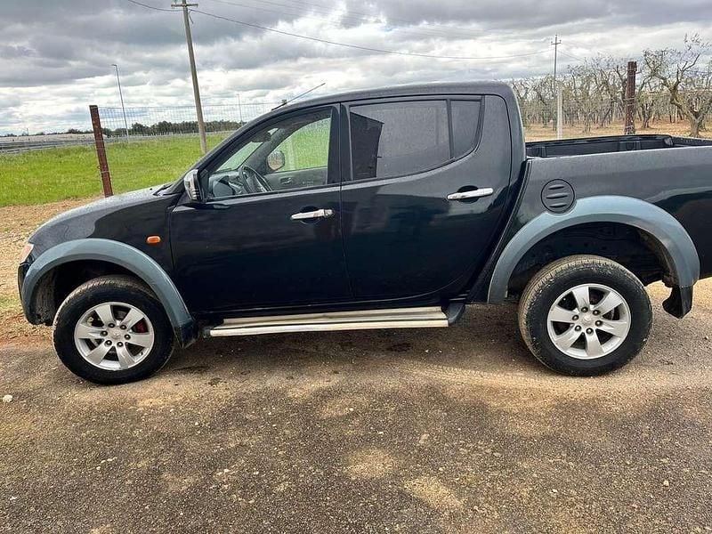 Usata Mitsubishi L200 Intense 136 CV (100 kW) 2007 Nero Pick-up