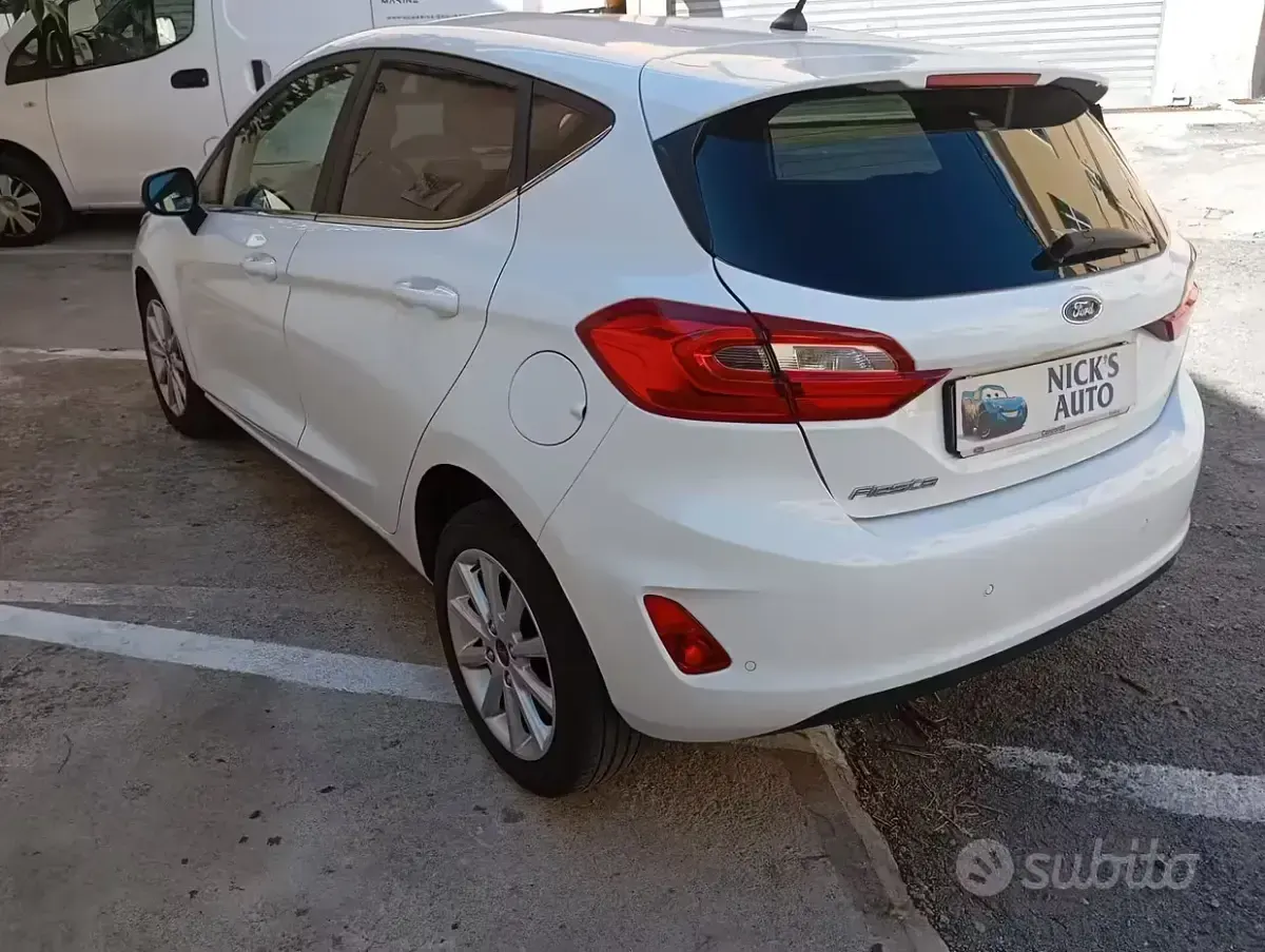Usata Ford Fiesta Titanium 86 CV (63 kW) 2019 Bianco Utilitaria