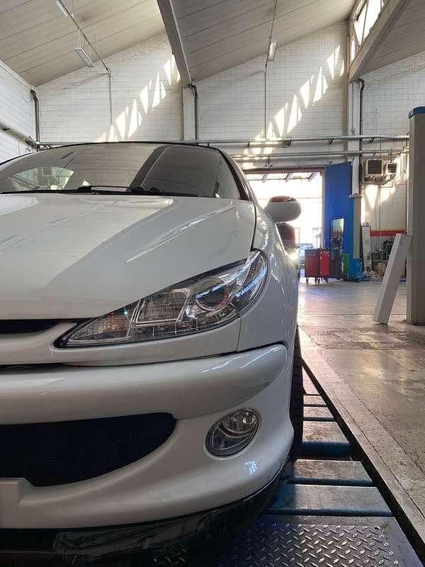 Usata 2002 Peugeot 206 GTi Tre volumi | 6500 € - Immagine 1/4