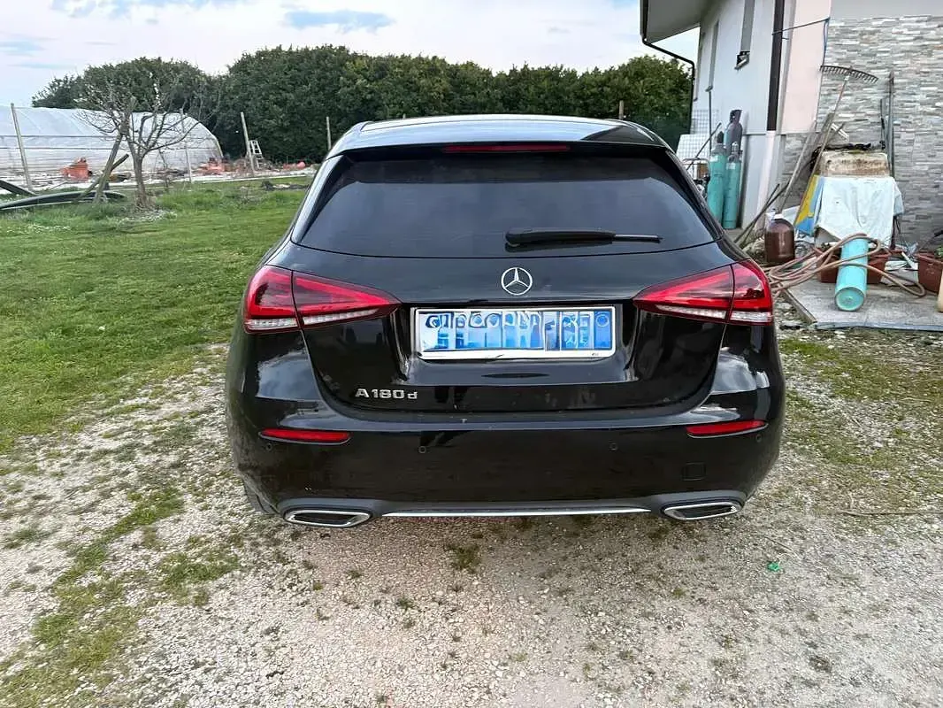 Usata Mercedes A180 Business 116 CV (85 kW) 2021 Nero Berlina