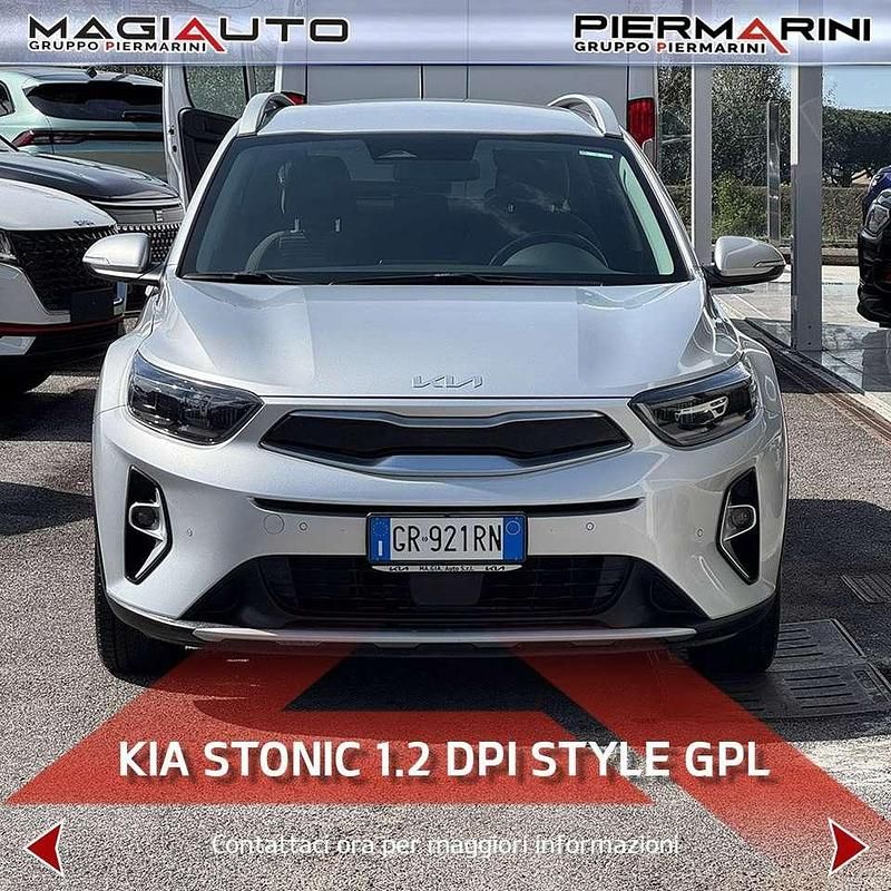 Usata Kia Stonic Style 95 CV (69 kW) 2023 Argento SUV