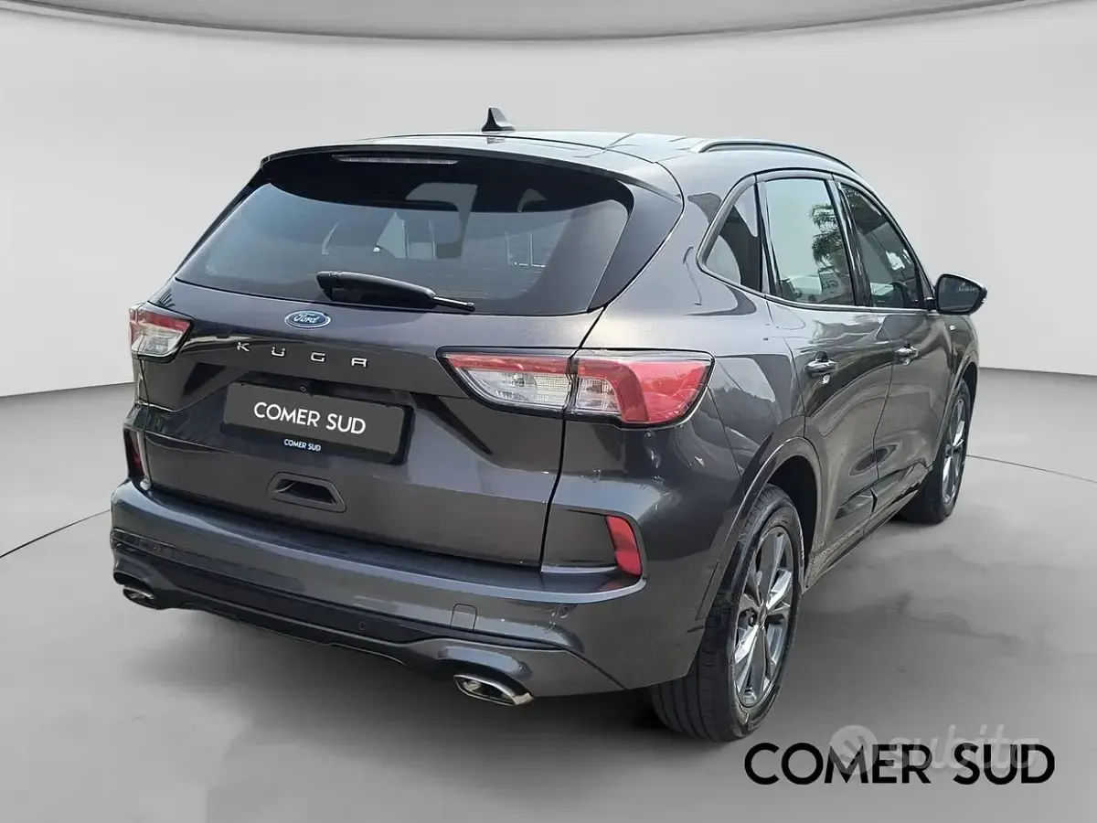Usata Ford Kuga ST-Line 120 CV (88 kW) 2022 Grigio SUV