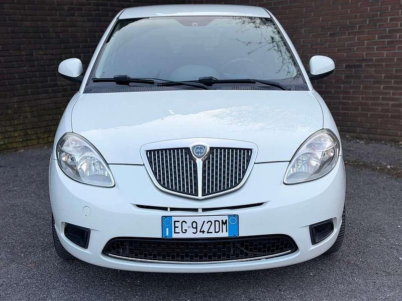 Usata Lancia Ypsilon 75 CV (55 kW) 2011 Utilitaria