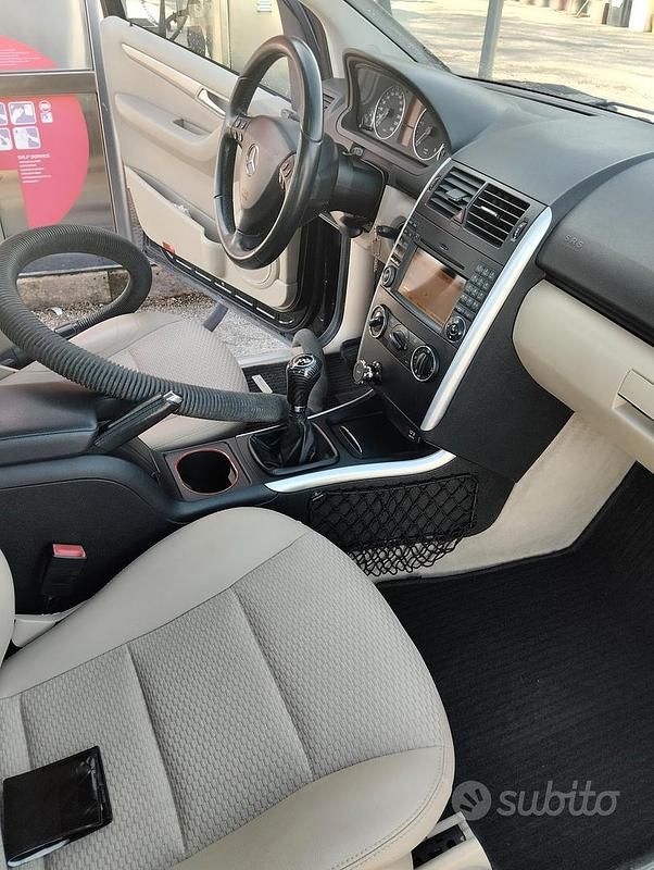Usata Mercedes A200 140 CV (102 kW) 2010 Nero Berlina