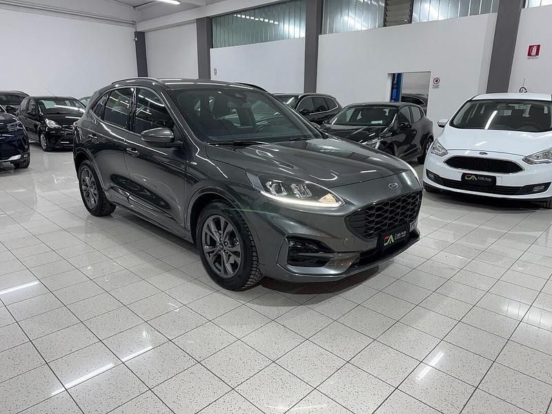 Usata Ford Kuga ST-Line 152 CV (111 kW) 2022 Grigio SUV