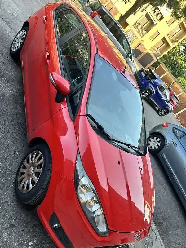 Usata Ford Fiesta Business Edition 95 CV (69 kW) 2016 Rosso Utilitaria