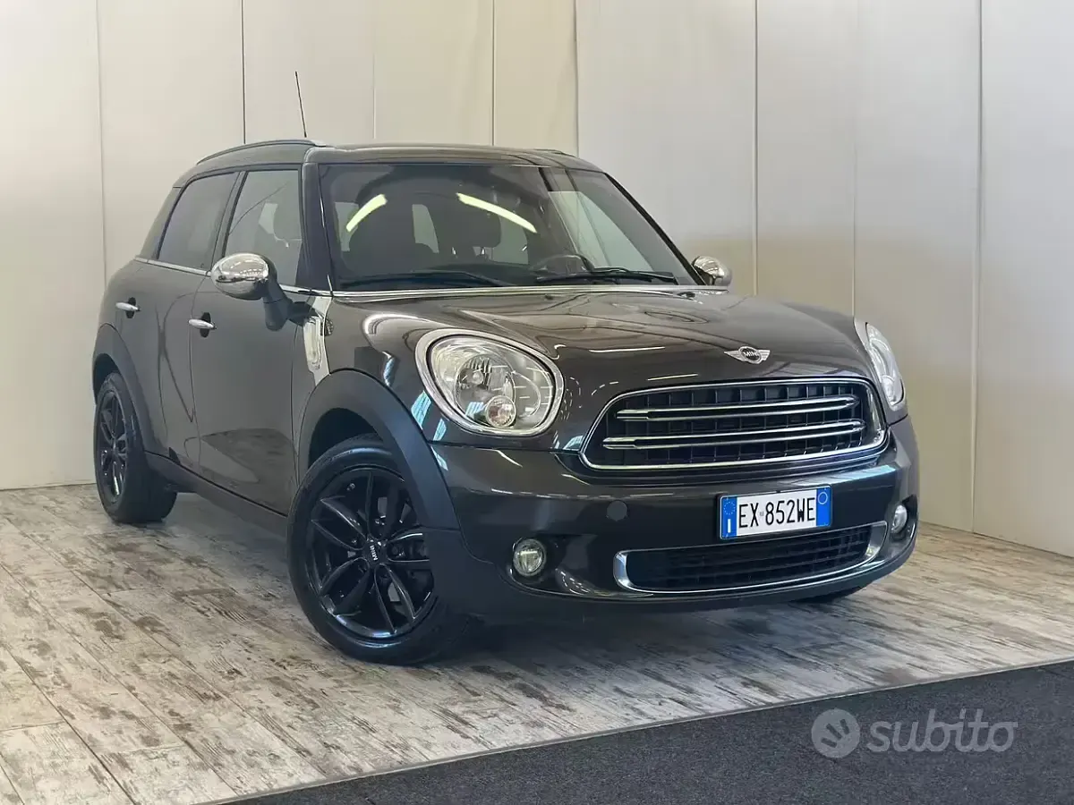 Usata Mini Countryman Business 90 CV (66 kW) 2014 Marrone SUV