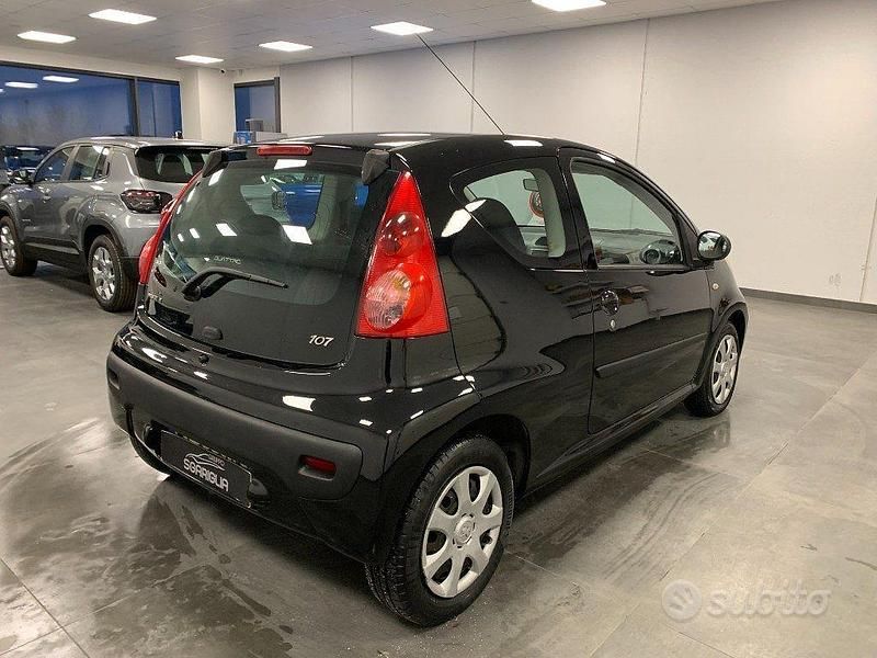 Usata Peugeot 107 54 CV (39 kW) 2009 Nero Utilitaria