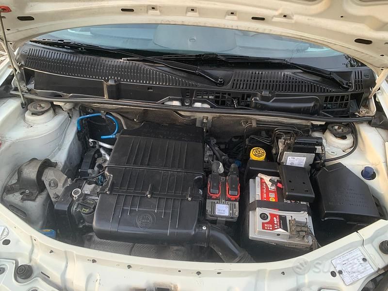 Usata Lancia Ypsilon 2011 Bianco Utilitaria