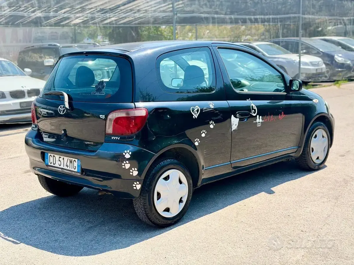 Usata Toyota Yaris 68 CV (50 kW) 2002 Blu Berlina
