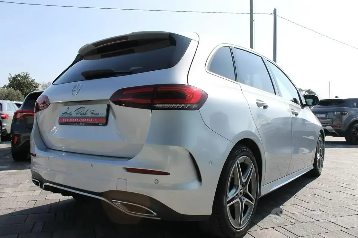 Usata Mercedes B200 Premium 150 CV (110 kW) 2021 Grigio Utilitaria