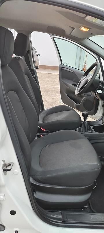 Usata Fiat Punto Lounge 77 CV (56 kW) 2015 Bianco Utilitaria