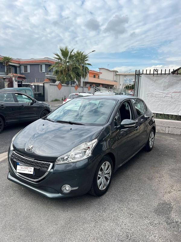 Usata Peugeot 208 Access 91 CV (66 kW) 2015 Grigio Utilitaria