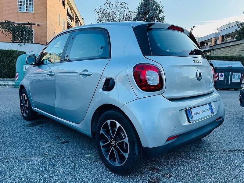 Usata Smart ForFour Passion 71 CV (52 kW) 2016 Argento Utilitaria