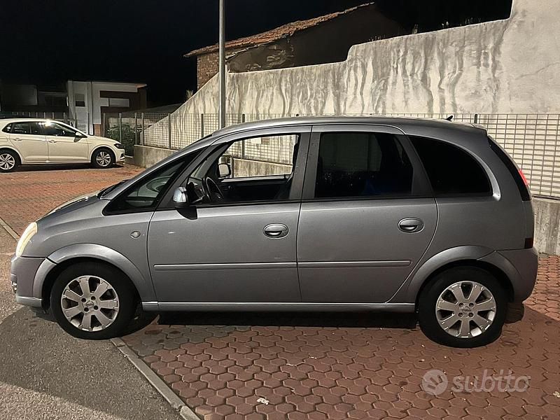 Usata Opel Meriva 105 CV (77 kW) 2006 Grigio Monovolume
