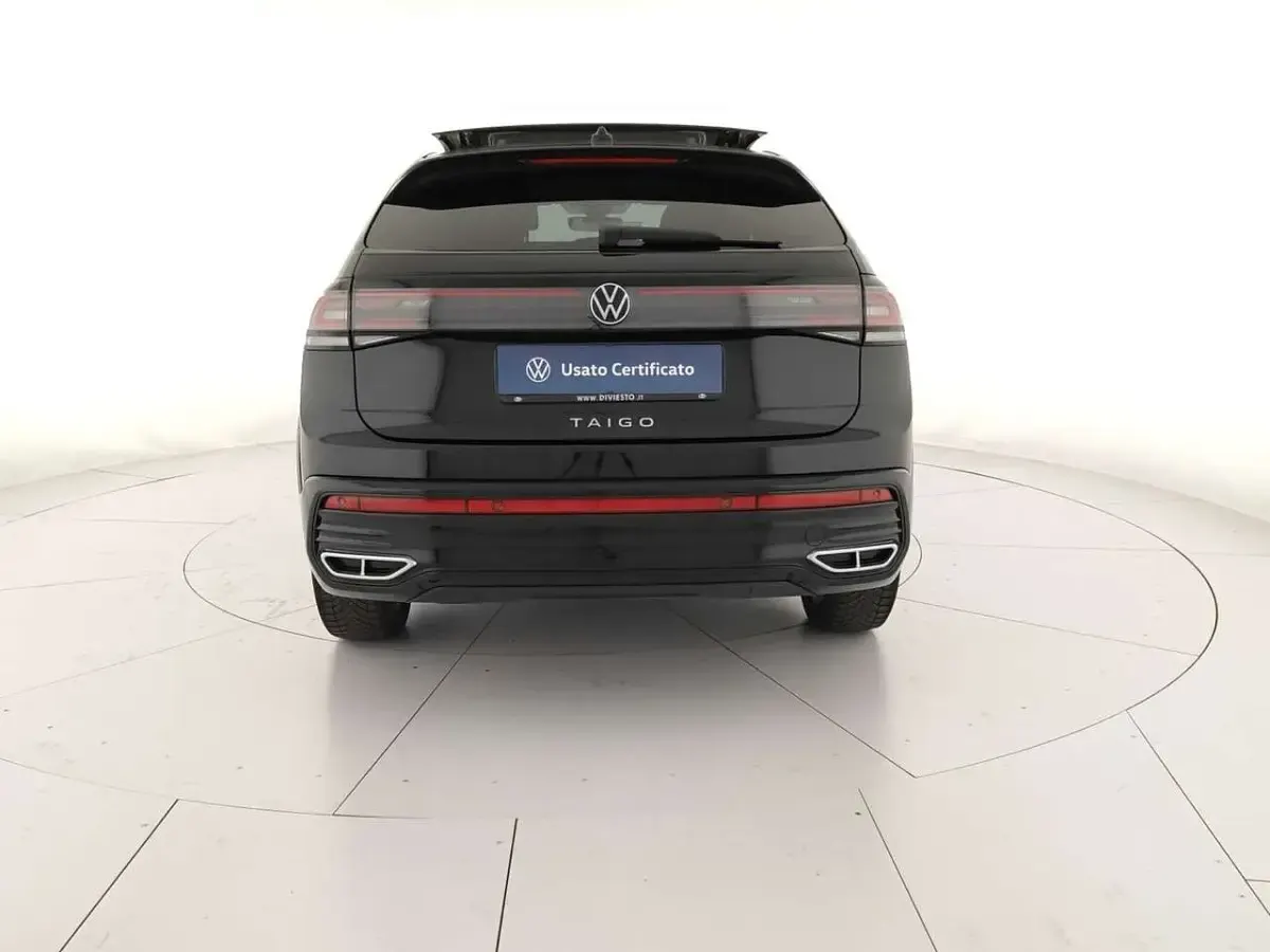 Usata VW Taigo R-line 110 CV (80 kW) 2023 Deep black perlato SUV