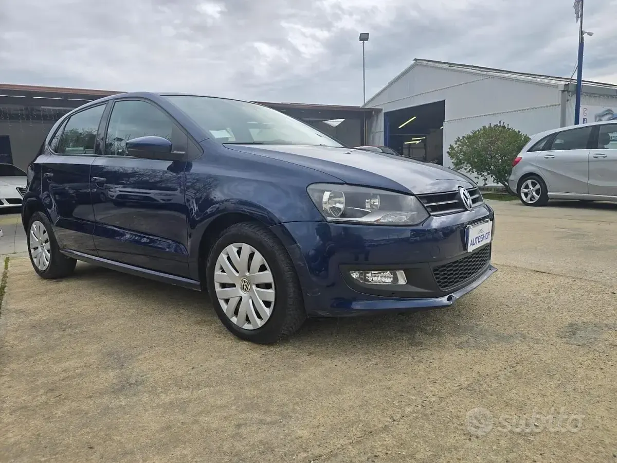 Usata VW Polo Comfortline 90 CV (66 kW) 2011 Blu Berlina