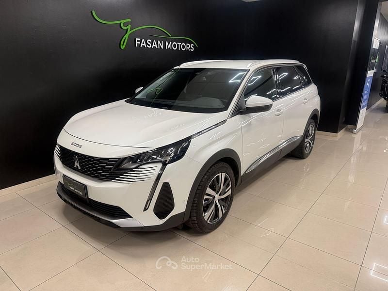 Usata Peugeot 5008 Allure 131 CV (96 kW) 2021 Bianco SUV