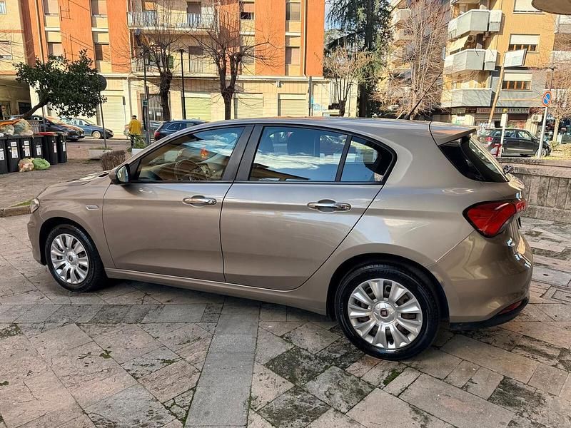Usata Fiat Tipo S 120 CV (88 kW) 2016 Oro Berlina