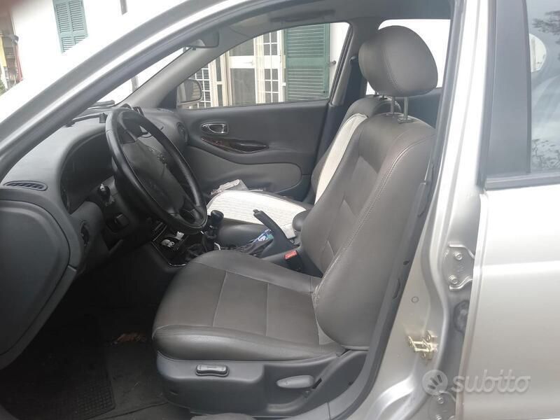 Occasion Chevrolet Leganza CDX 133 ch (97 kW) 2002 Gris Berline