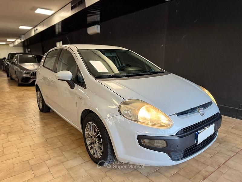 Usata Fiat Grande Punto S 75 CV (55 kW) 2011 Bianco Utilitaria
