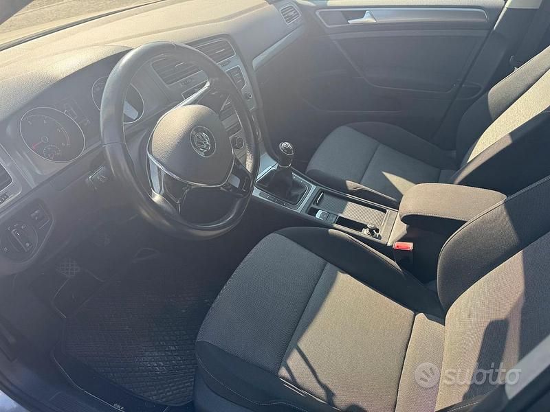 Usata VW Golf VII Comfortline 105 CV (77 kW) 2014 Grigio Berlina