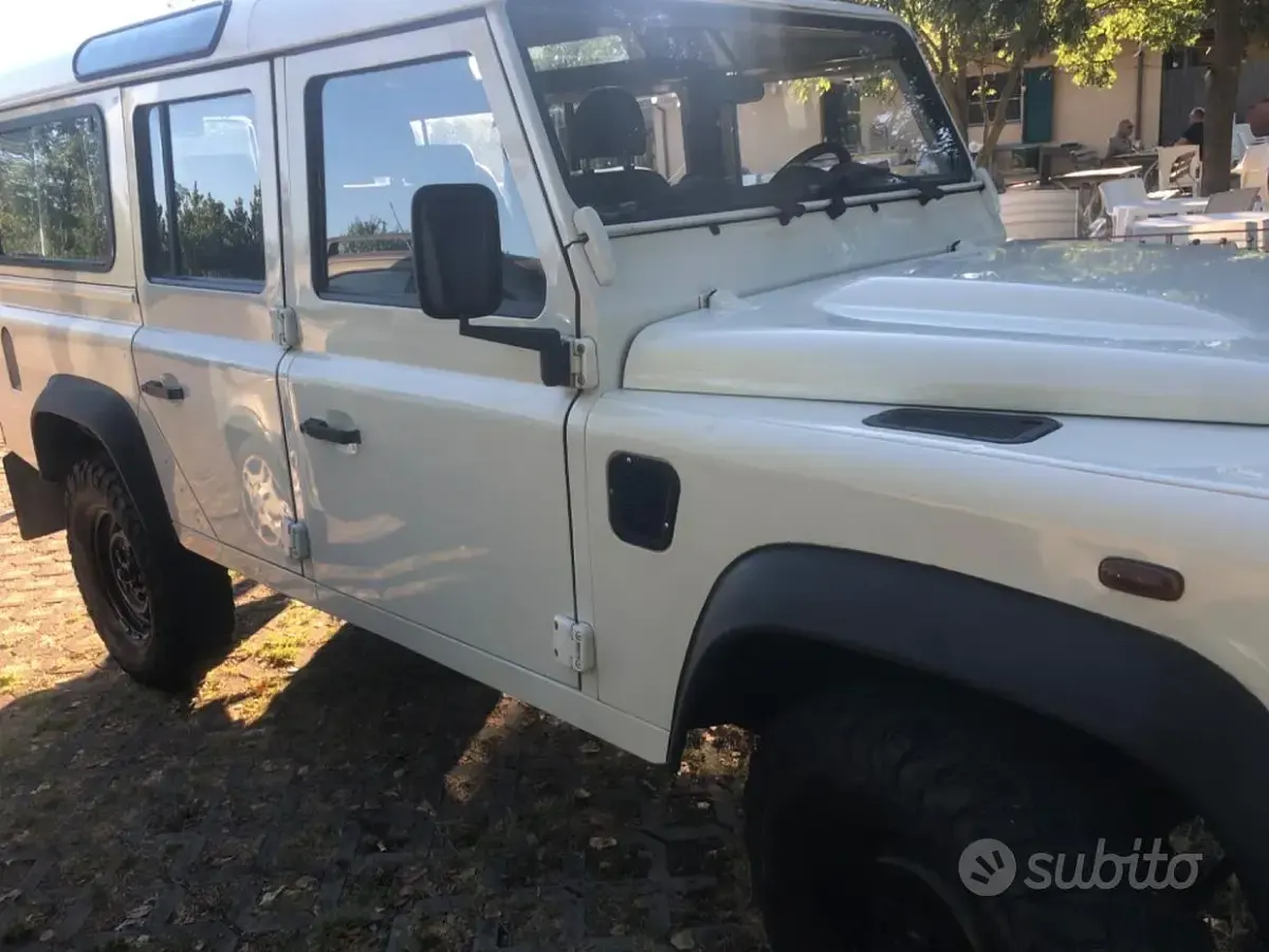 Usata Land Rover Defender 122 CV (89 kW) 2008 Bianco Station wagon