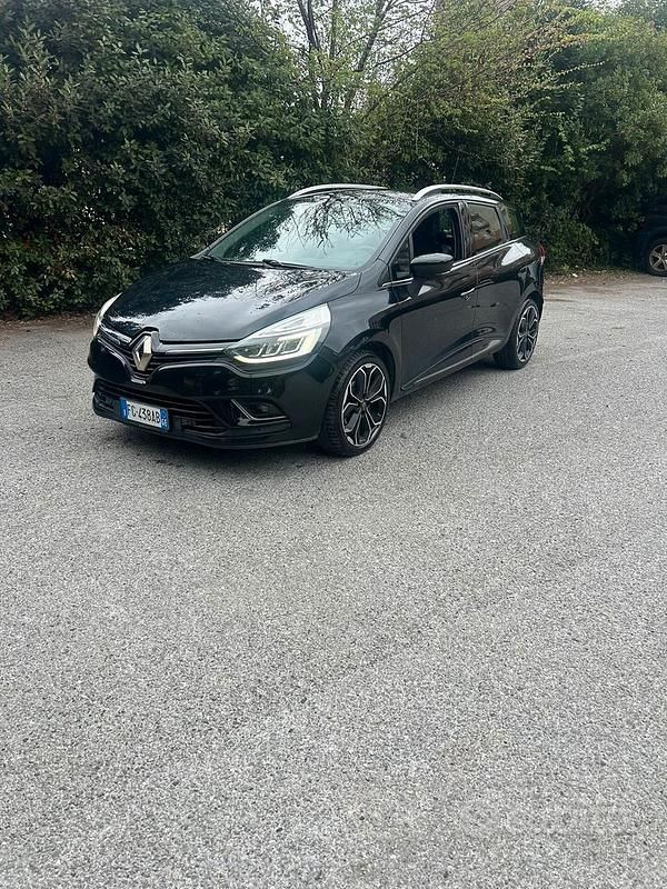 Usata Renault Clio GrandTour 90 CV (66 kW) 2016 Nero Station wagon