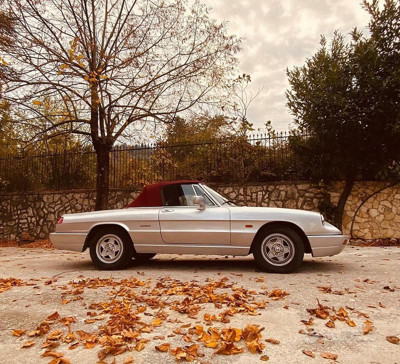 Usata Alfa Romeo Spider 106 CV (77 kW) 1990 Grigio Cabrio