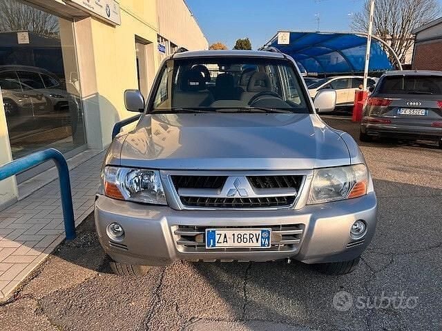 Usata Mitsubishi Pajero 116 CV (85 kW) 2004 Argento SUV