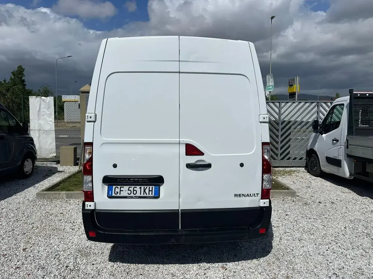 Usado Renault Master 150 CV (110 kW) 2021 Blanco Monovolumen