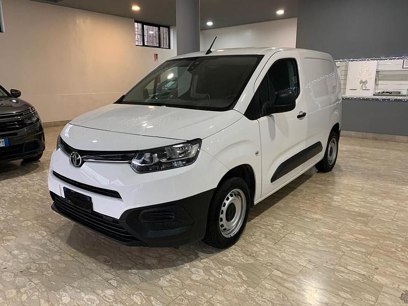 Usata Toyota Proace City Active 101 CV (74 kW) 2022 Bianco Monovolume