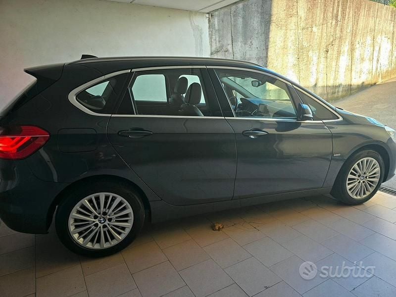 Usata BMW 218 150 CV (110 kW) 2016 Grigio Station wagon