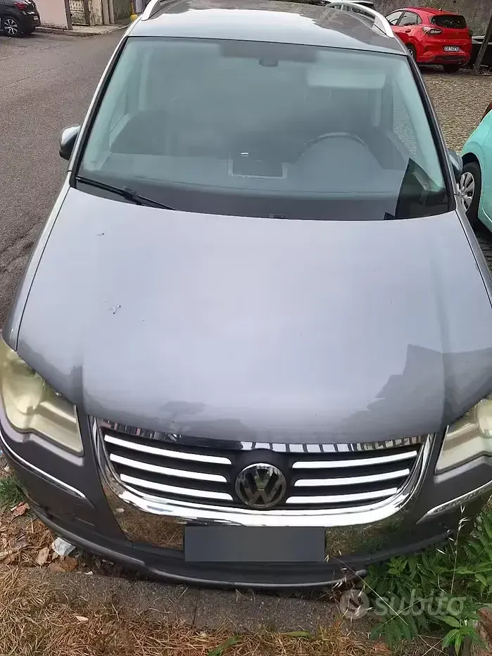 Usata VW Touran Highline 105 CV (77 kW) 2010 Grigio Monovolume