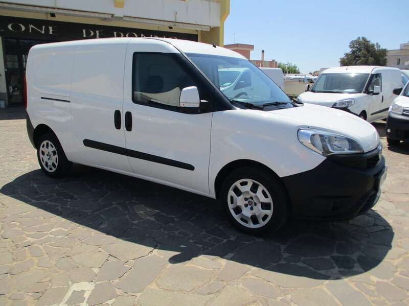 Usata Fiat Doblò 120 CV (88 kW) 2017 Bianco Monovolume