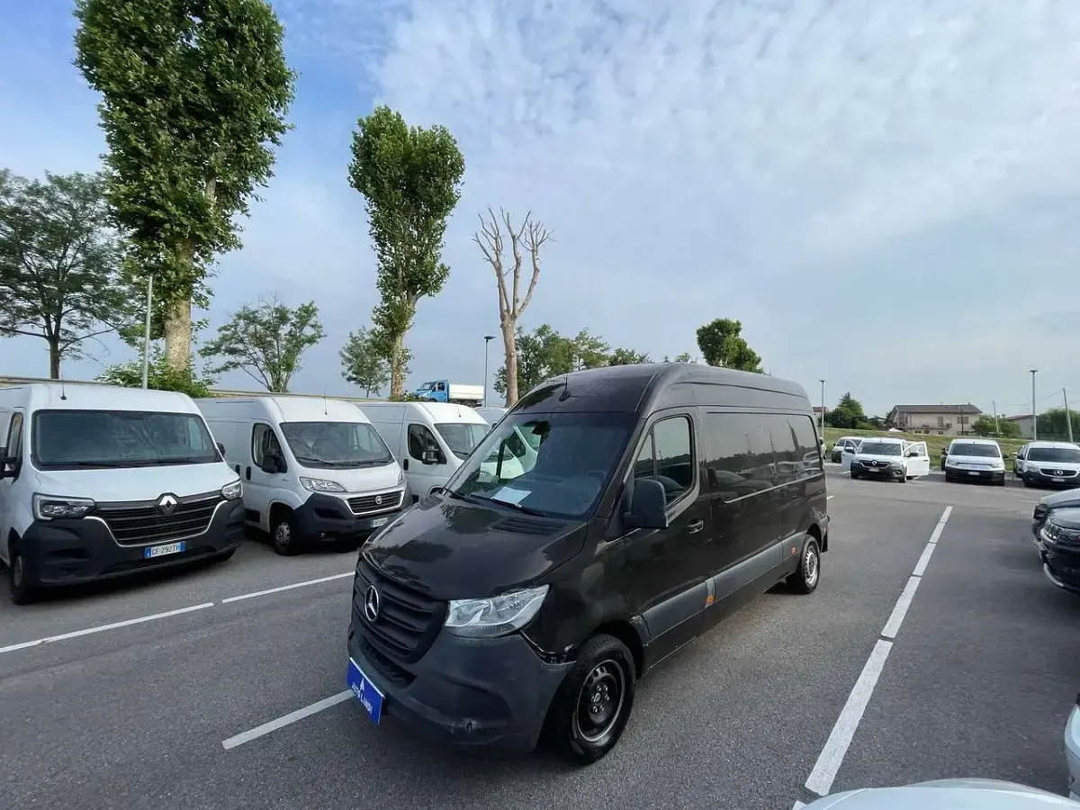 Usata Mercedes Sprinter 114 CV (83 kW) 2021 Nero Furgone