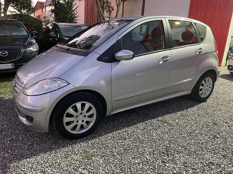Usata Mercedes A180 Avantgarde 108 CV (79 kW) 2009 Grigio Berlina