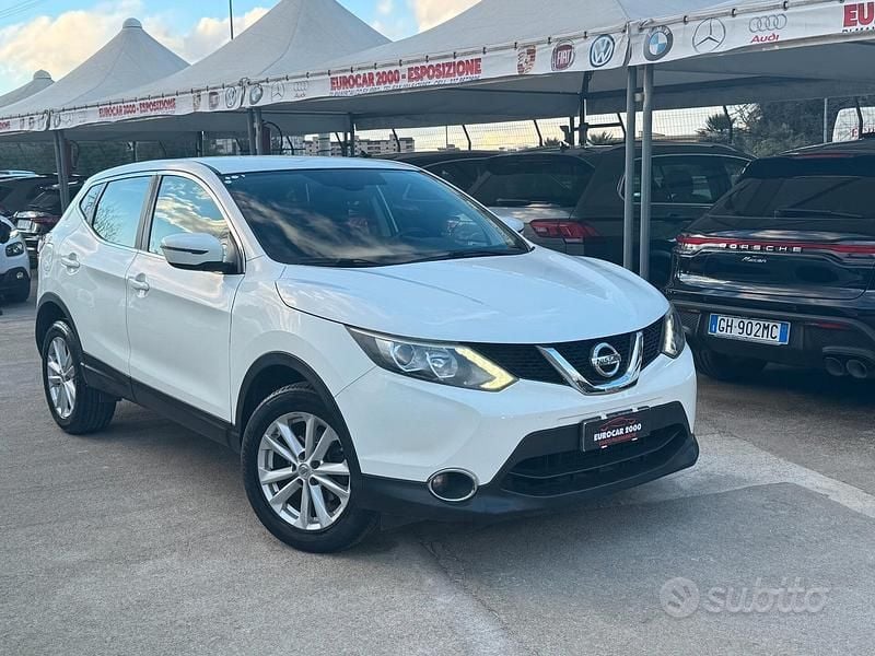 Usata Nissan Qashqai Acenta 110 CV (80 kW) 2016 Bianco SUV