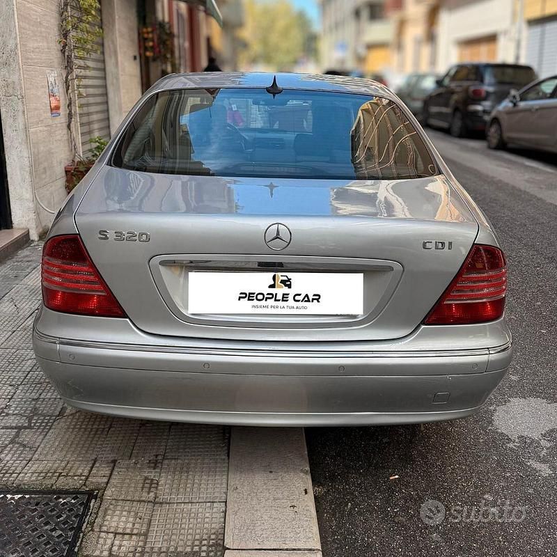 Usata Mercedes S320 204 CV (150 kW) 2003 Grigio Berlina