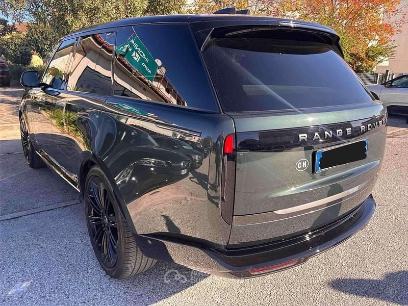Usata Land Rover Range Rover 249 CV (183 kW) 2023 British racing green SUV