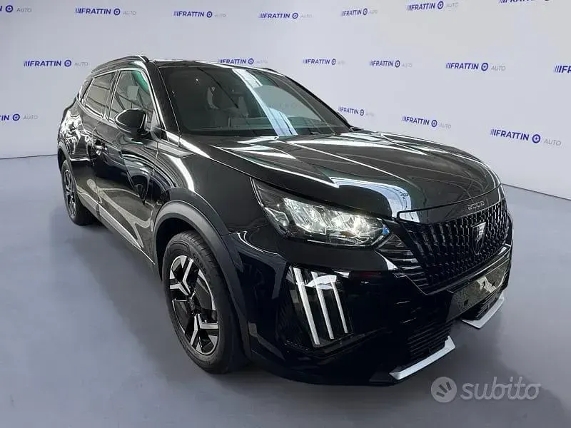 Usata Peugeot 2008 Allure 102 CV (75 kW) 2024 Nero SUV