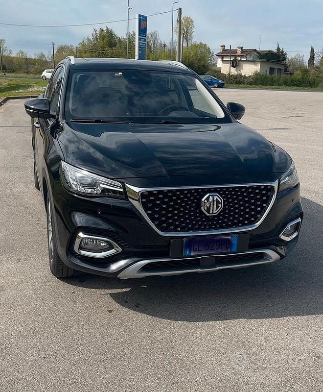 Usata MG HS Luxury 162 CV (119 kW) 2022 Nero SUV
