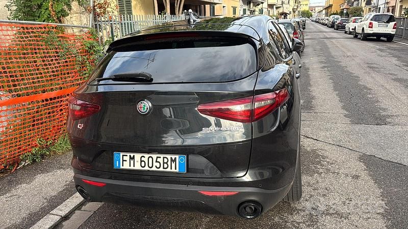 Usata Alfa Romeo Stelvio 210 CV (154 kW) 2017 Nero SUV