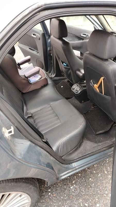 Usata Alfa Romeo 156 140 CV (102 kW) 2003 Grigio Berlina