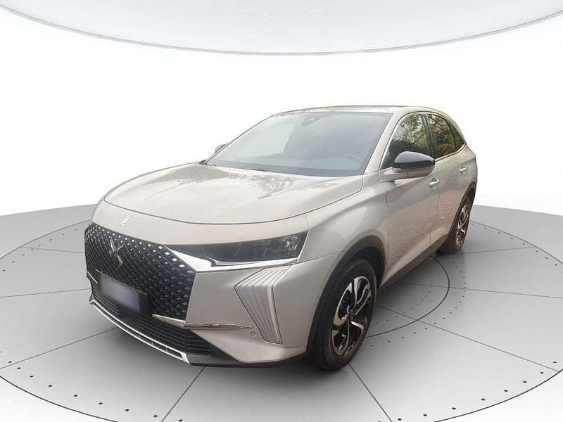 Argento Usata 2023 DS Automobiles DS7 Crossback Opera SUV | 24.900 € (Buon prezzo) - Immagine 1/4