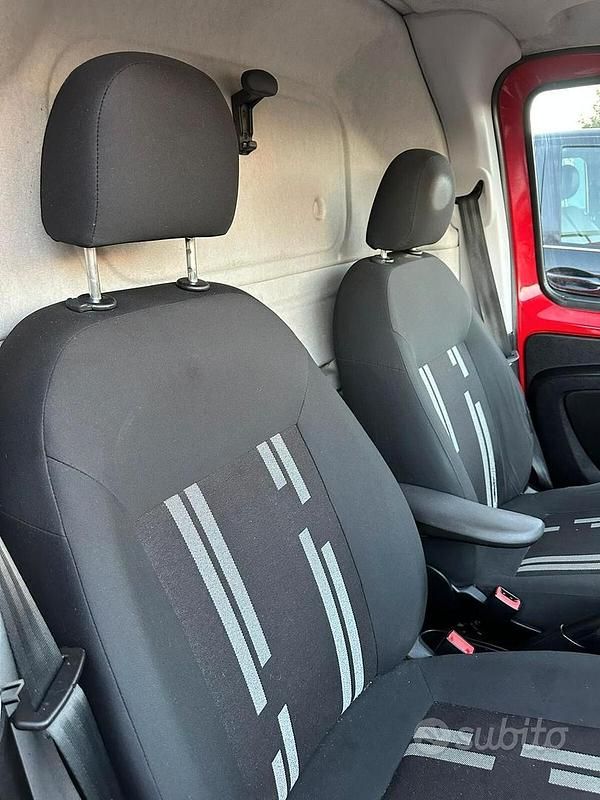 Usata Fiat Fiorino 95 CV (69 kW) 2016 Rosso Monovolume