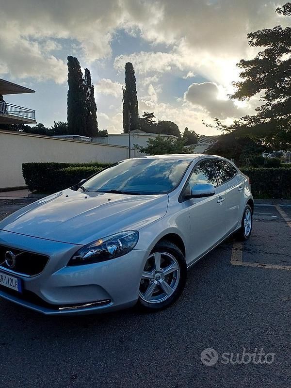 Usata Volvo V40 120 CV (88 kW) 2017 Berlina