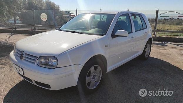 Bianco Usata 2000 VW Golf IV Comfortline Tre volumi | 3500 € (Cara) - Immagine 1/4