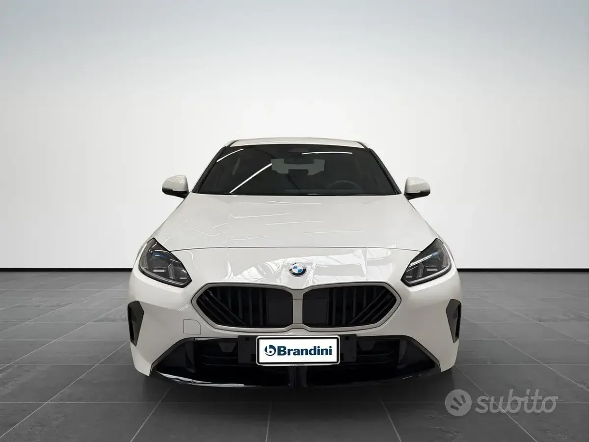 Nuova BMW 118 M Sport 150 CV (110 kW) 2026 Alpin white pastello Utilitaria